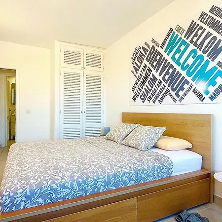 Paraiso Sea View Апартаменты *